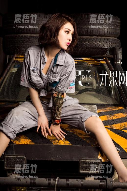 尤果网-温鈊怡 尤果网 - 温鈊怡的网袜,带着一丝无形的张力,让观看变得有些毛骨悚然。