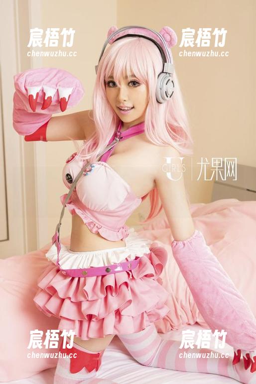 尤果网 - 谜样的贝拉，连体衣搭配你想不到的选项，原图直击心底。