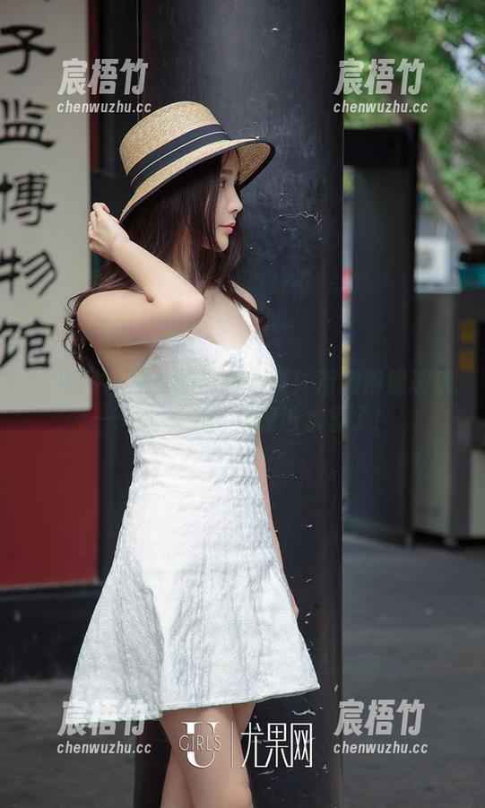 尤果网 - 露儿的写真合集：清澈得像玻璃——我差点以为掉进水里了！