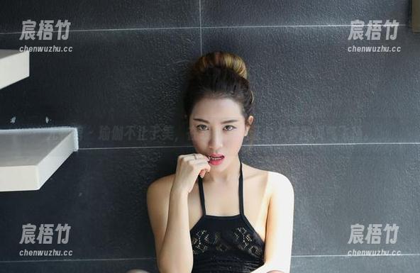 尤物馆 - 瑜伽不止于美，在线图集见证俞夕梦的灵气飞扬。