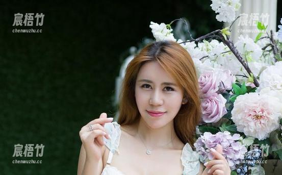 尤物馆 - 王紫琳妹妹的美图，是不是每天都在谱写她的“小众神话”？