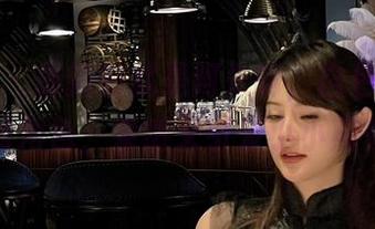 微密圈 – 最新的就是阿朱啊，白色吊带扮演的角色，果然又引发小小期待。