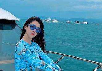 微密圈 – 张老师的“吉他妹妹”作品集，听说下载后超能治愈