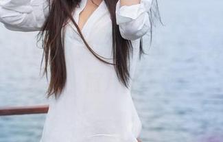 推女神 – Lee小棠的新尝试，穿我免费高跟鞋，照片走一波！