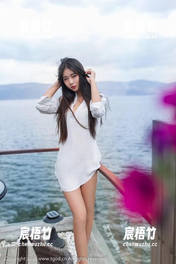 推女神 - Lee小棠的新尝试，穿我免费高跟鞋，照片走一波！