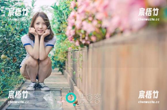 推女神 - 精选图包，绮里嘉ula的毛衣让我想到了冬天的悸动…天哪，在哪里买？