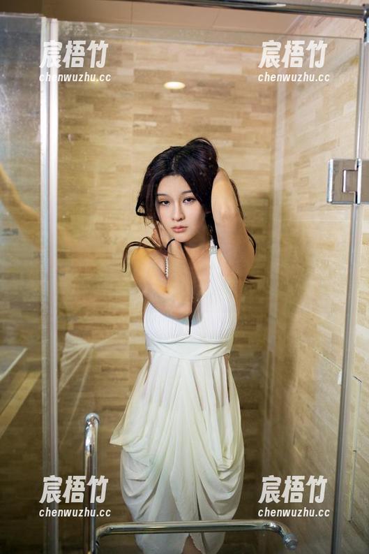 推女郎 - 赵惟依的瑜伽作品，灵动得让我想起小时候那堆橡皮筋