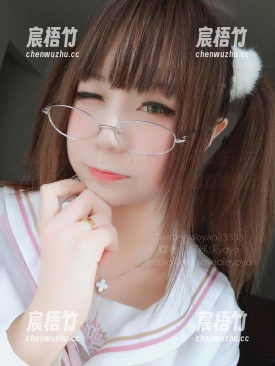私拍棉袜，摇摇乐yoyo的“小秘密”在这里闪现，天啦，怎么连袜子都能如此万种风情？