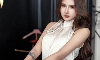 星颜社 – Egg_尤妮丝这位“天使”有着无法抗拒的高清诱惑，赶快来下载！