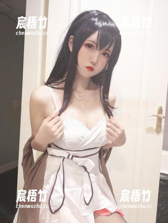 牛奶喝多了会怎么样？是你的阿薰呀和小薰的写真教你最不靠谱的启示。