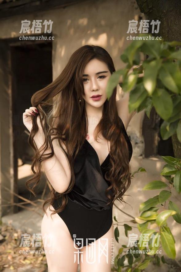 果团网 - 细看张小喵的作品集，双马尾就像一种不知名的信号，呼唤出我心底的小乐趣。