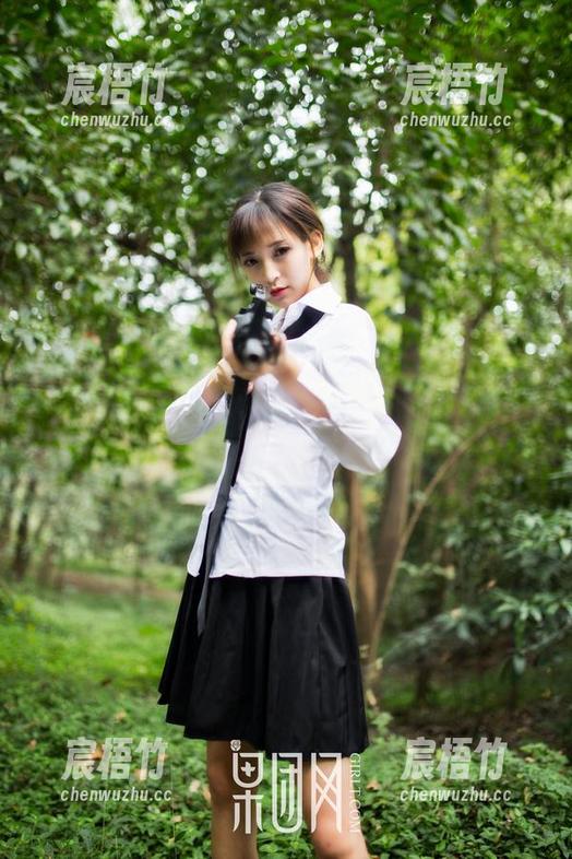 果团网 - 陈雅漫的礼服写真选：“看，这种千百种穿法，我只想试试每一种。”