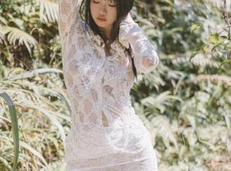 柒柒不可爱用连体衣挑战我们对写真和cos的固有印象！
