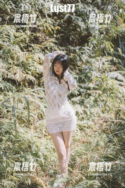 柒柒不可爱用连体衣挑战我们对写真和cos的固有印象！