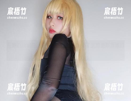柘烟Zuken的私拍合集，不小心翻到了圣路易斯旗袍的轻奢一面。