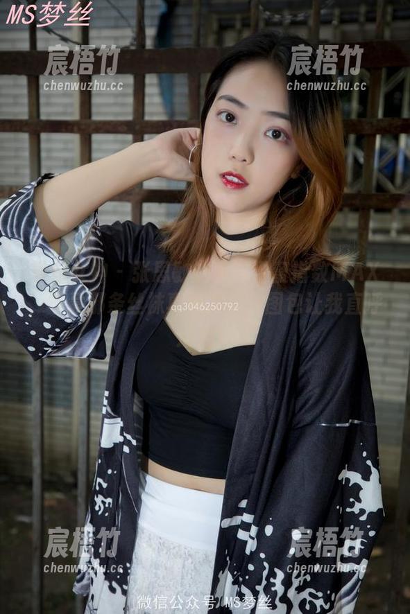梦丝女神 - 张思敏的私拍甜蜜指数MAX，毕竟那条丝袜真是尤物，图包让我直呼过瘾！