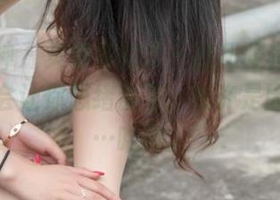梦丝女神 – 灵唯私拍了一组和服套图，反正看了会让你思绪乱飞，也许是因为什么…哈哈。