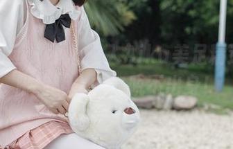 森萝财团 – 小心陷入Aika美足精选的“脚色”之中，脱不出身！