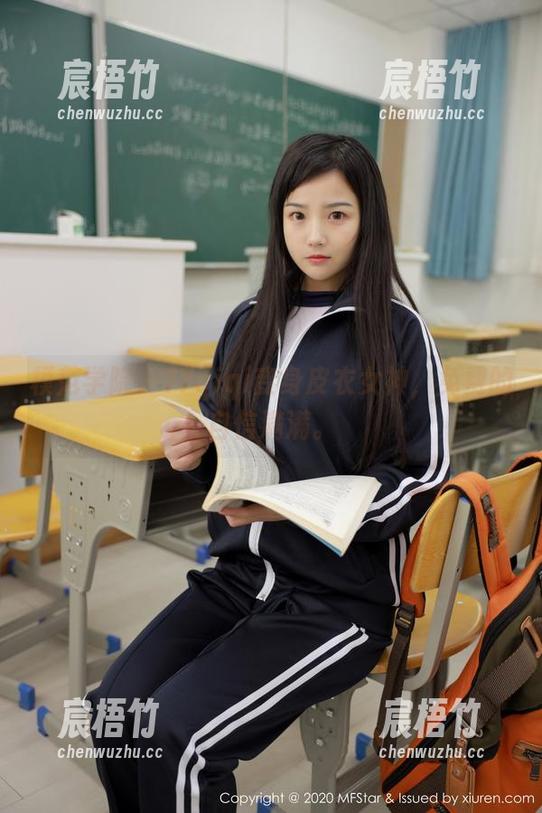 模范学院 - 77qiqi变身皮衣女神，免费的自信满满。