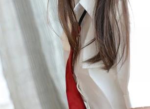 模范学院 – 短裙美图上线，宅兔兔这次真敢穿，结果好到让人想一直滑下去。