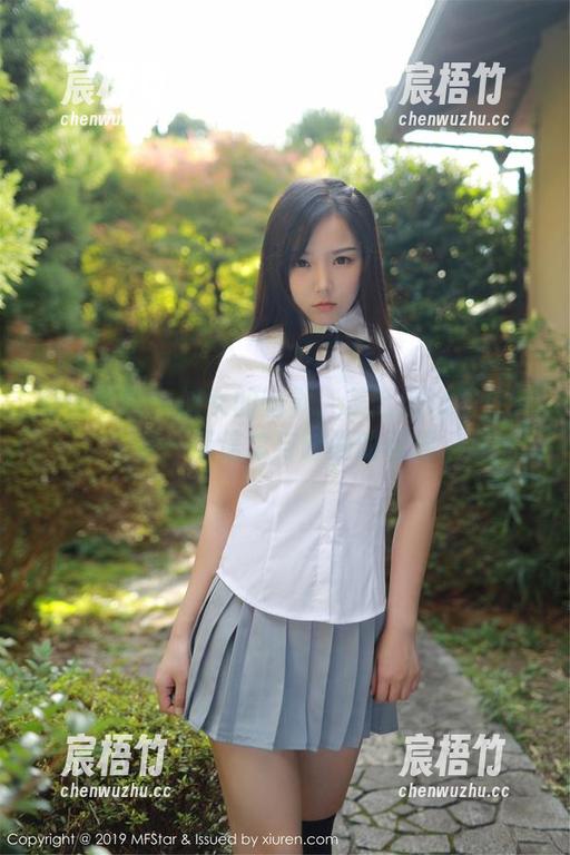 模范学院 - 修女的幽默：美七mia图库分享一场信念与时尚的碰撞