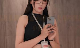 海克斯科技小蛋糕的蓝色睡衣，私拍中释放的点点小懒散