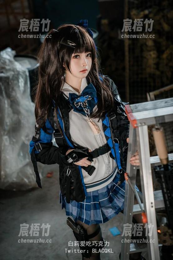 白莉爱吃巧克力专属透明私拍合集：看似随意，其实每一帧都是心意