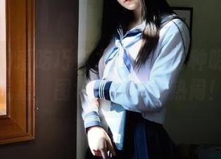 听说白莉爱吃巧克力的私拍有种明日香的气息，图包也来凑个热闹！