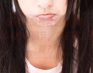 听说神楽坂真冬的唐宫魅影图包，里面藏了不少COS的小细节，你在哪儿弄的这些啊？