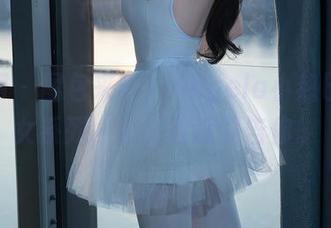 秀人网 – 图包来啦！Angela小热巴的修女系列，别说我没警告你。