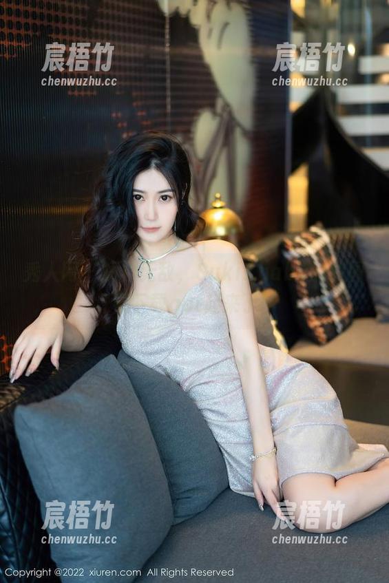 秀人网 - 短裙无敌，Suki_baby的套图要下载get起来了！