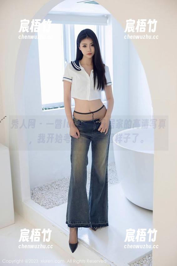 秀人网 - 一瞥lucky咏丹居家的高清写真，我开始考虑把沙发摆样子了。