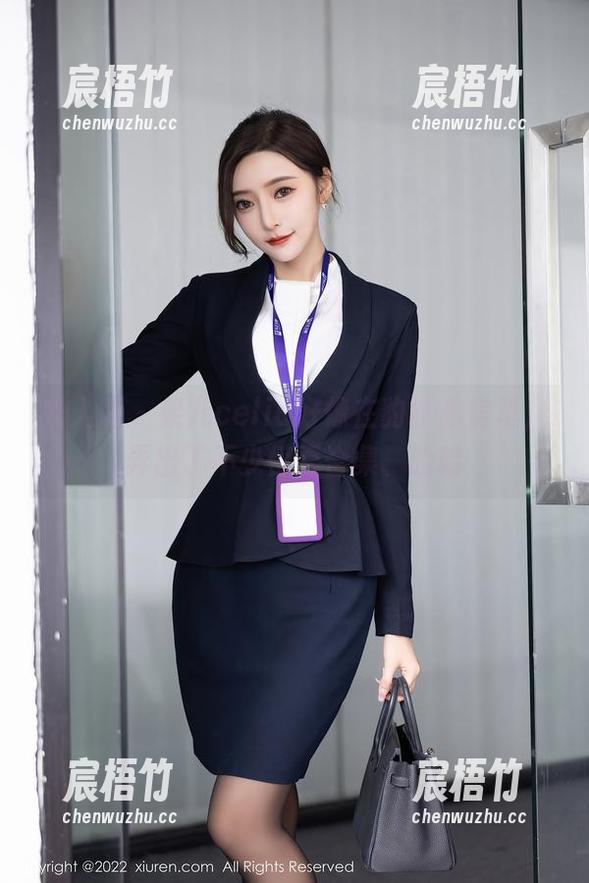 秀人网 - 果儿celia好像在豹纹私房里，弄出了不少惊喜合集、哈哈