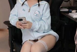 秀人网 – 王曼柔的全套搭配，裤里丝不讲理由，直接惊艳。