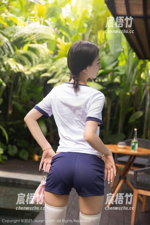 秀人网 - 刀枪不入的璀灿，私房写真里面的圣诞味道