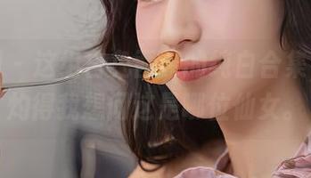 秀人网 – 这组白兔西希的纯白合集，图片灼得我想问这是哪位仙女。