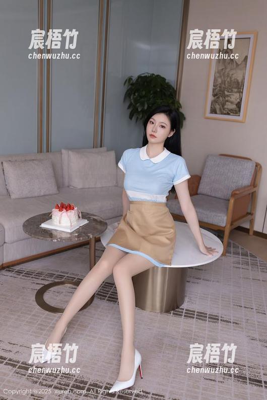 秀人网 - 程程程的秘书作品，分享一下办公室里的“私房话”