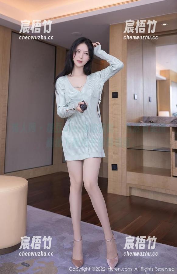 秀人网 - 糖豆sisi海边冒险，当然有美图，随便下载用来装饰墙面。