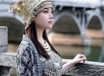 秀人网 – 没想到“萌汉药”的裤里丝套图里藏了这么多“药方”，你猜对了吗？