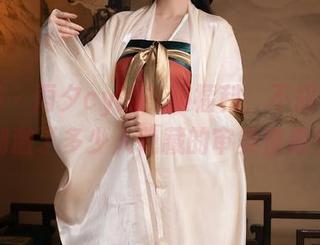秀人网 – 雨夕cy的礼服福利，不知不觉中刺激了多少人隐藏的审美情趣！