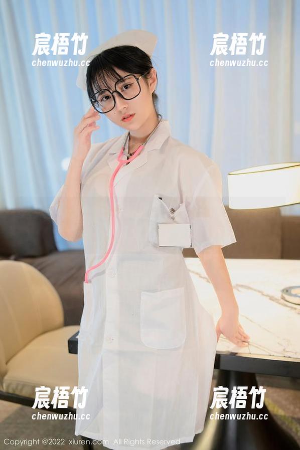 秀人网 - 免费获取麻吉小兔子的双人合影，你敢不敢看？