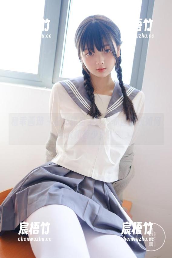 稚乖画册 - 福利轮番上阵：赤西夜夜如何驾驭初音少女？