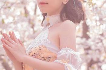 穆零Mu0的花季少女写真，像花一样绽放，完全不看东西的我又被花痴到了。
