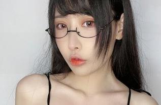 沉浸在糖果果Candy的舰长提督高清图包里，随时都有递来的惊喜。