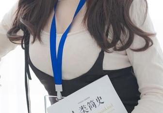 紧急企划 – 原图里的小婕，瑜伽姿势那么优雅，就随便一看，她都好像在告诉我：快跟上！