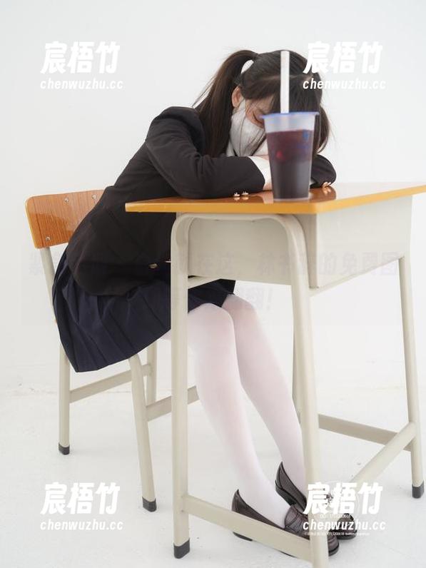 紧急企划 - 白丝就在这，林书辞的免费图册等你来翻翻！