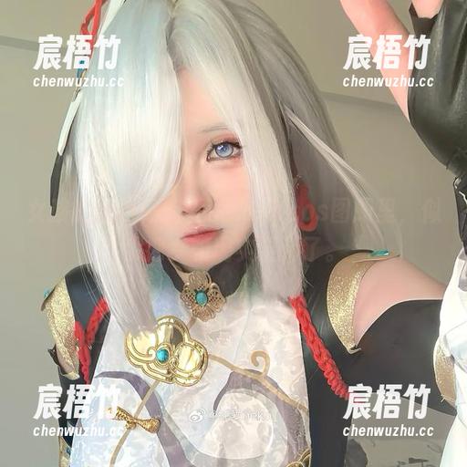 女孩的世界，纯爱neko在cos图册里，似乎把梦和现实混淆了。
