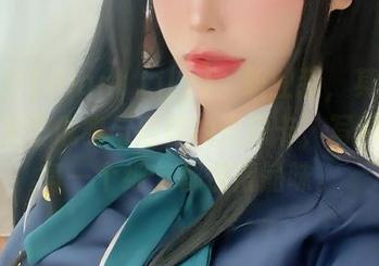 花リリ(Plant Lily)，职业装，其实是一份关于优雅与自信的资源卡，写真里的每一个细节都值得品味。