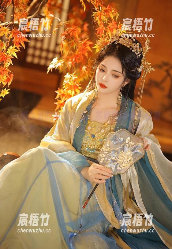 一组高清的旅拍作品，苏嫣嫣阿姨不愧是专业，让我无比向往她每一个背影。