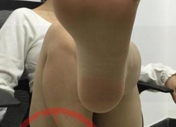 微密圈 – 当然是最新资源啦！又是若若老师与她的裤里丝，这搭配太显眼，让我一时间无法移开视线。